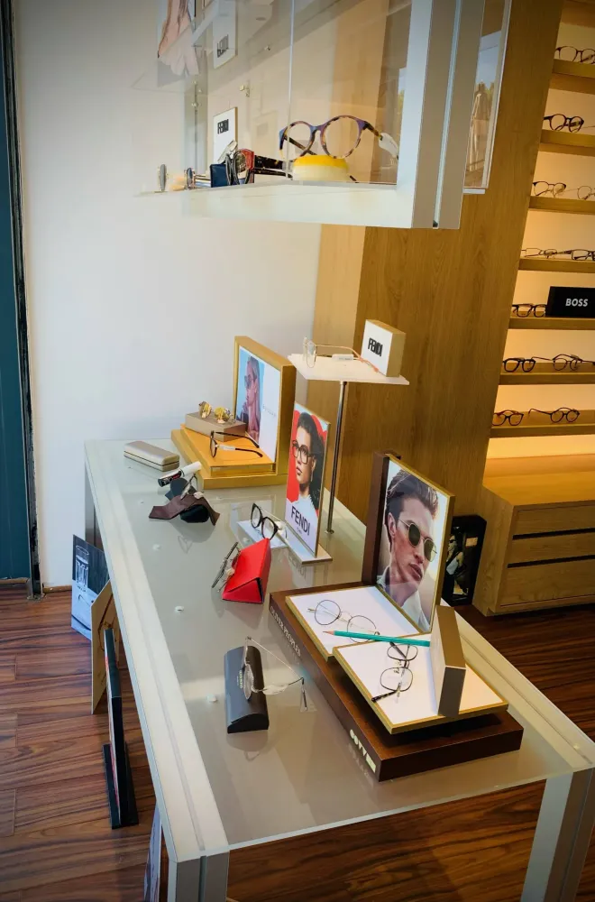 Monture lunettes près de Trets